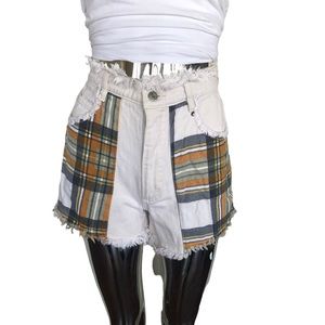 Cream High Waist Denim Shorts With Plaid Pockets
- Size 7/8